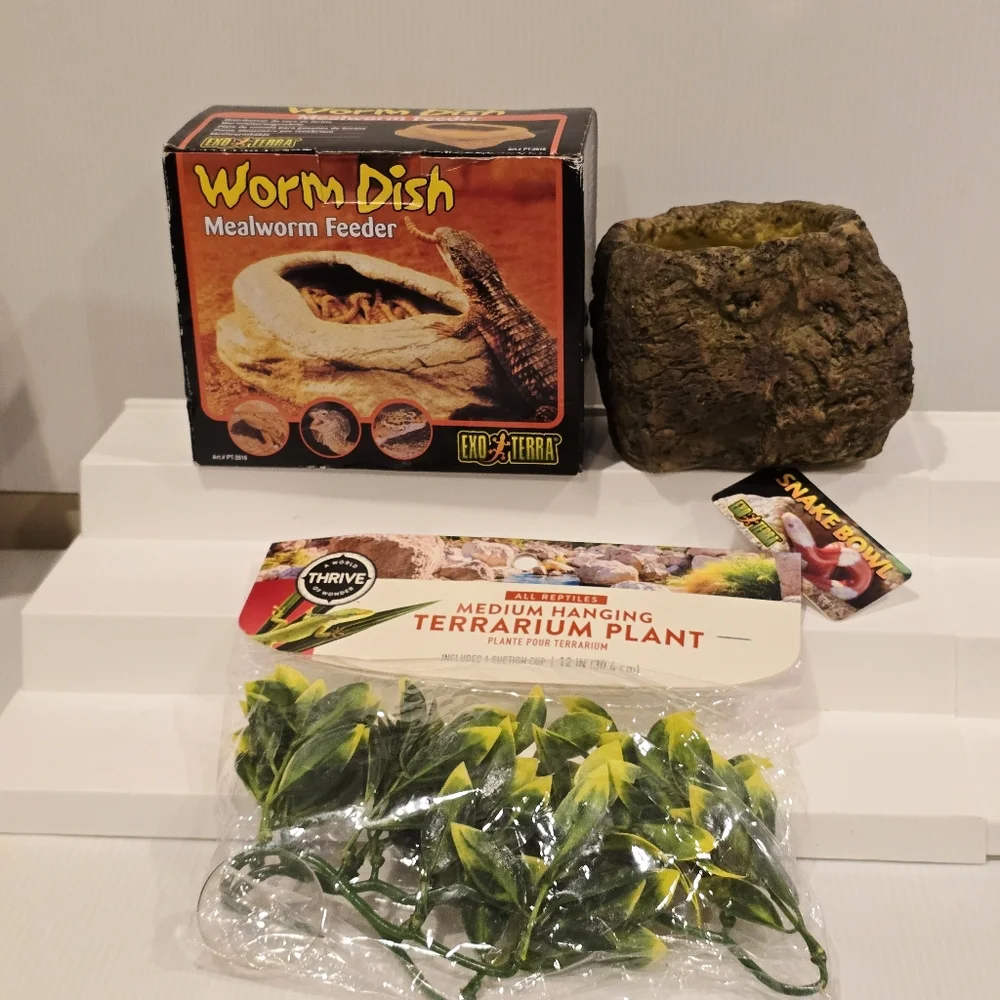 Reptile Cage Starter Accessories Feeding Bowls and Plant Set
